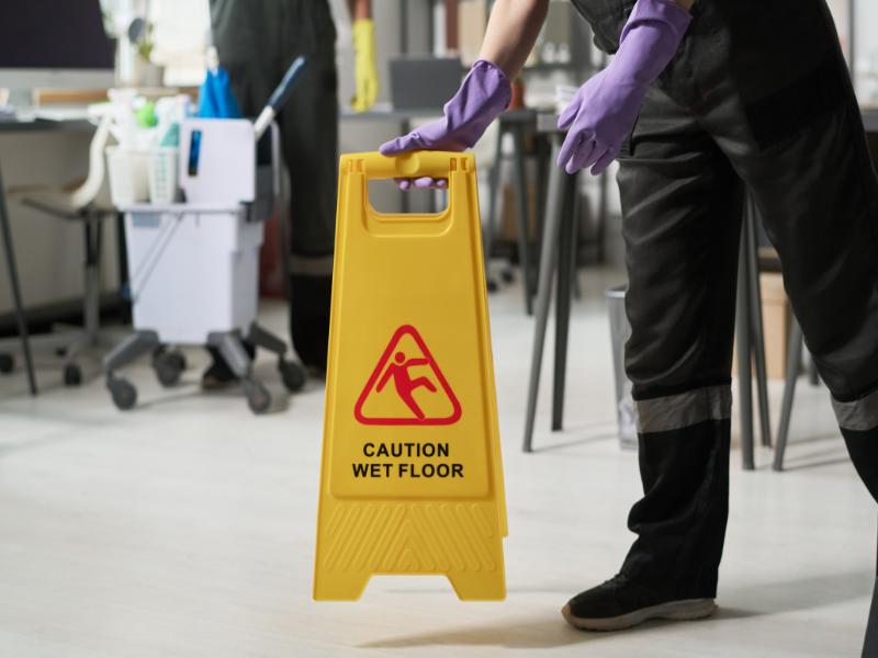 Who Has Advanced Commercial Cleaning Services Near Kansas City, KS?