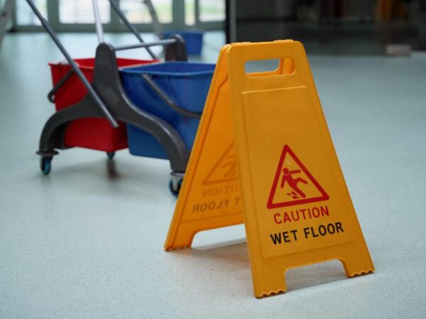 Know the Hidden Costs of Poor Commercial Cleaning in Lenexa, KS